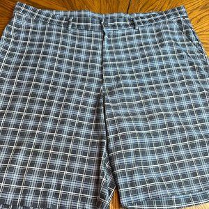 Pebble Beach Performance Men's Shorts size 40 88%Polyester 12% Spandex Light Gra